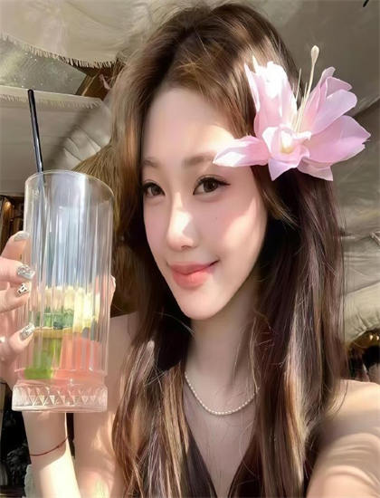 范丞丞晒白发自拍_视频自拍_鲁大师视频在线观看方法是什么
